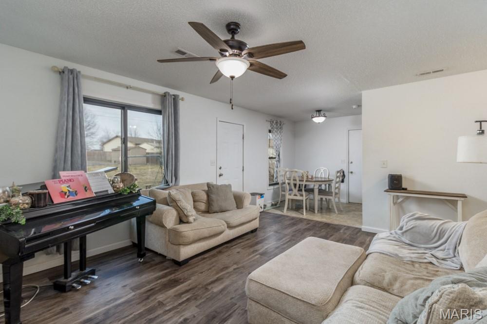 1121 Fowler Road Lebanon, MO 65536 - Photo 5 of 20