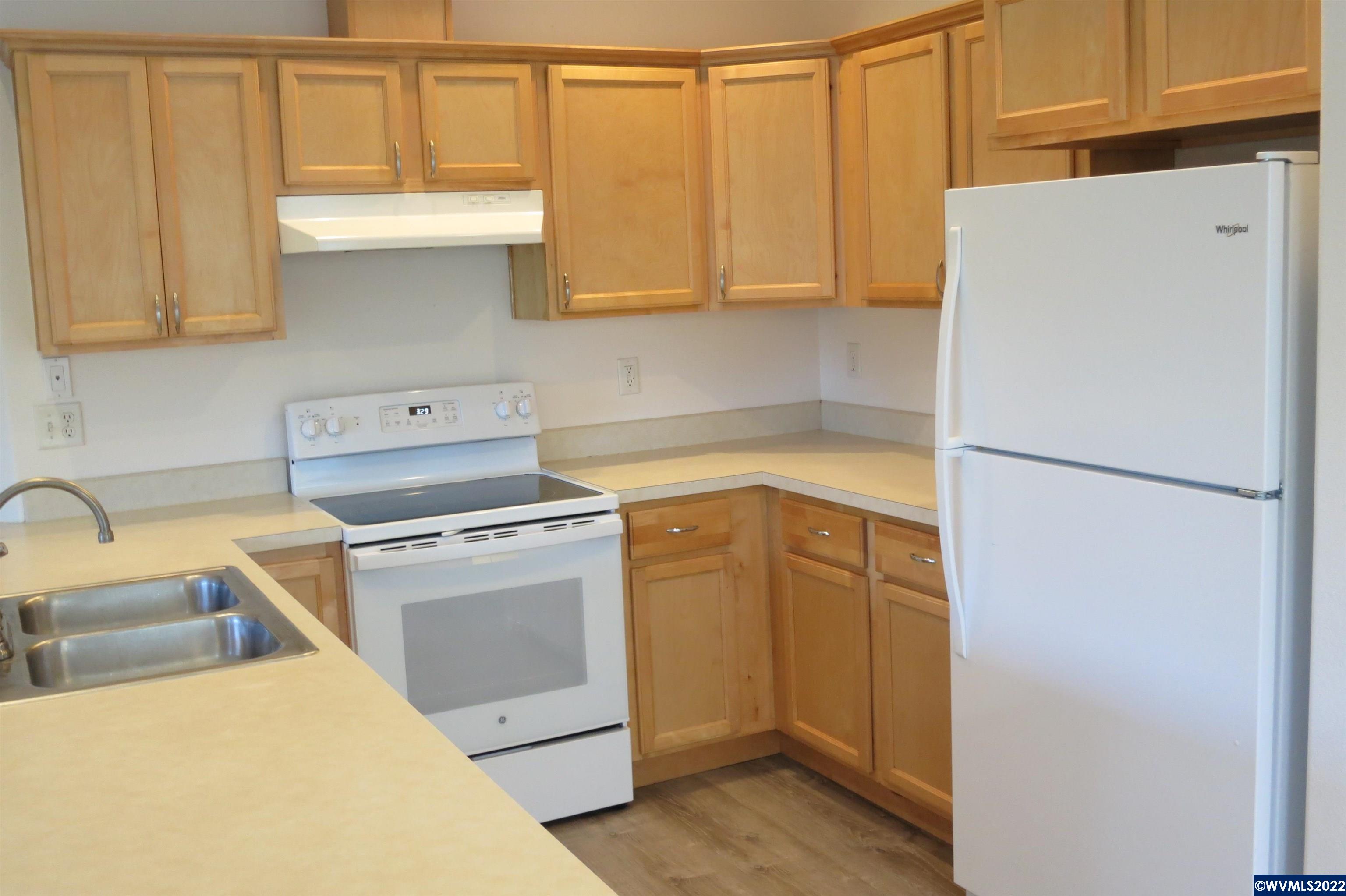 242 Southwest Harder Avenue Dallas, OR 97338 - Photo 6 of 28 Gallery Image 6