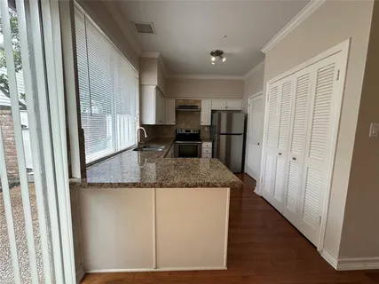 $260,000 | 5849 Sugar Hill Drive, Houston, TX 77057