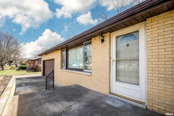 $155,000 | 108 Turnron Place, East Peoria, IL 61611