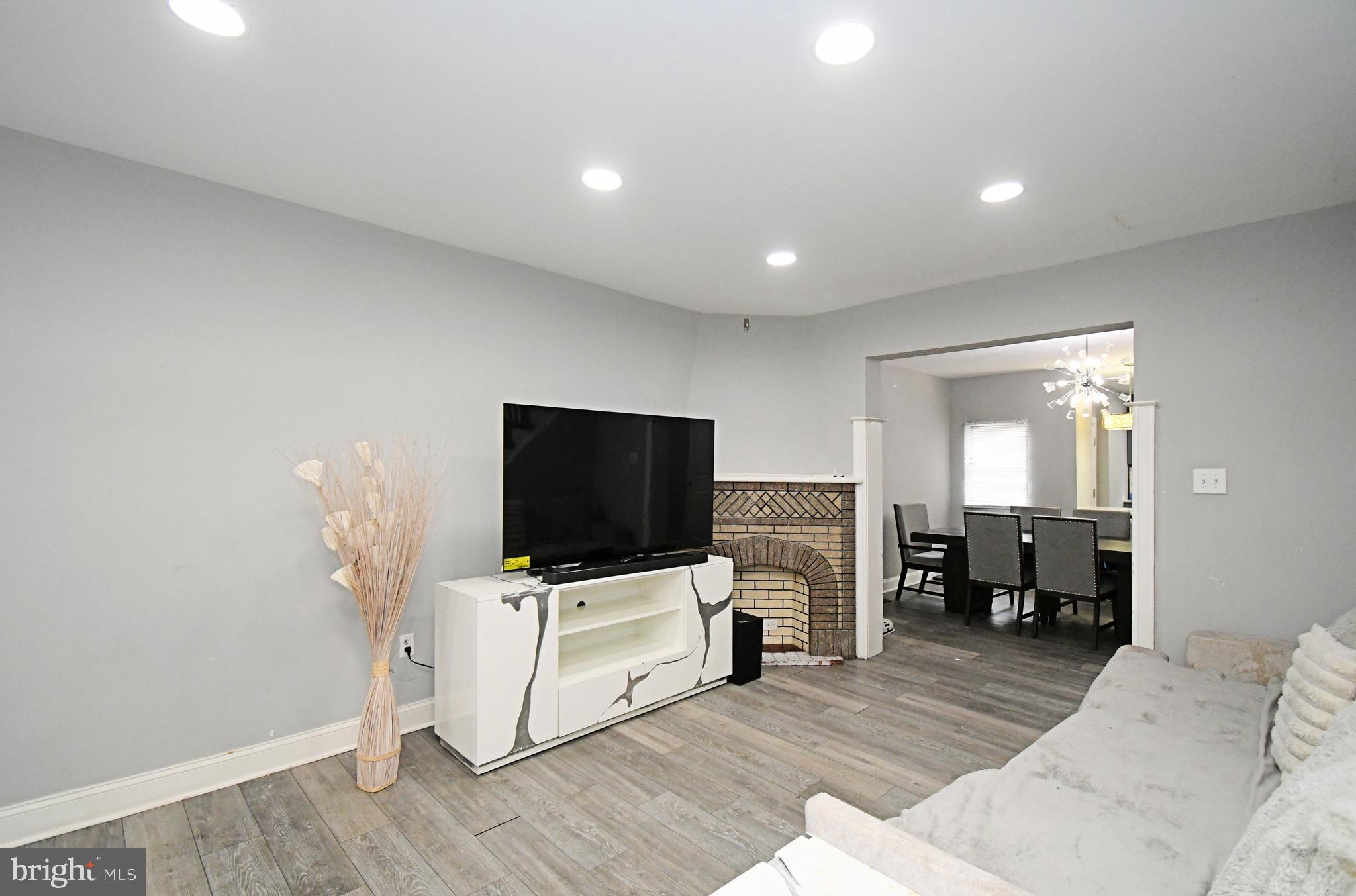 7027 Charles Street Philadelphia, PA 19135 - Photo 3 of 39