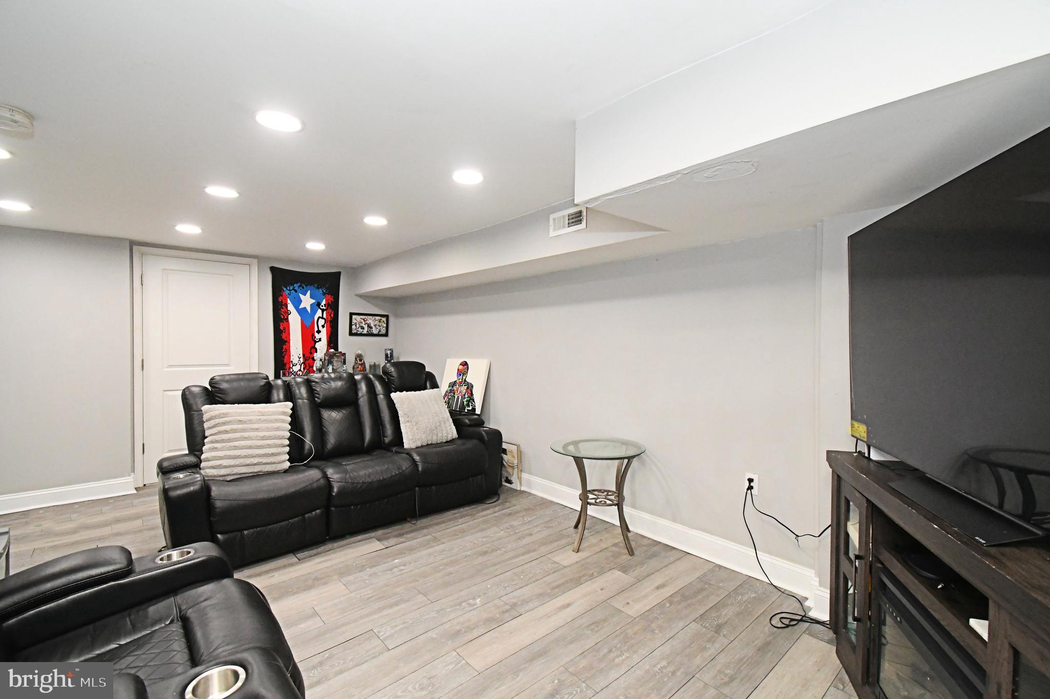 7027 Charles Street Philadelphia, PA 19135 - Photo 33 of 39