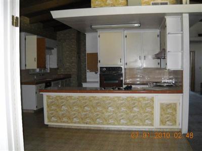 592 East San Ramon Avenue Fresno, CA 93710 - Photo 3 of 18