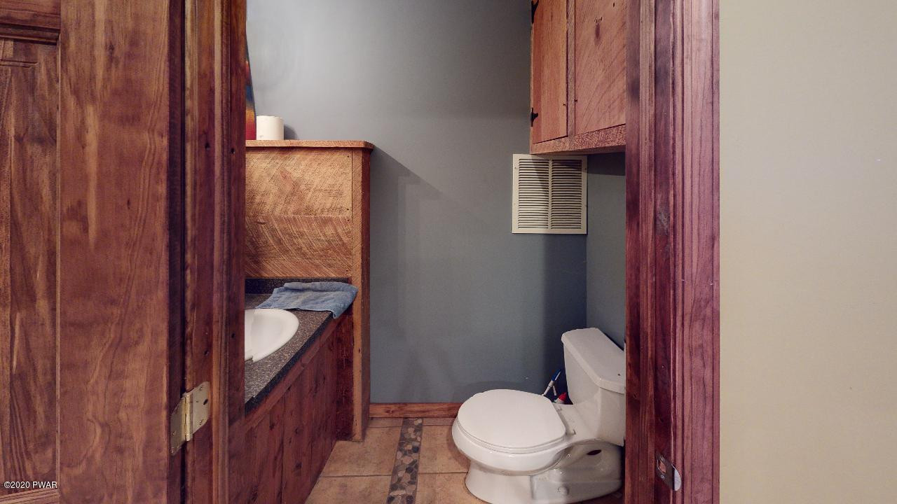 466 Rowland Road Greeley, PA 18425 - Photo 39 of 42 Bathroom-4