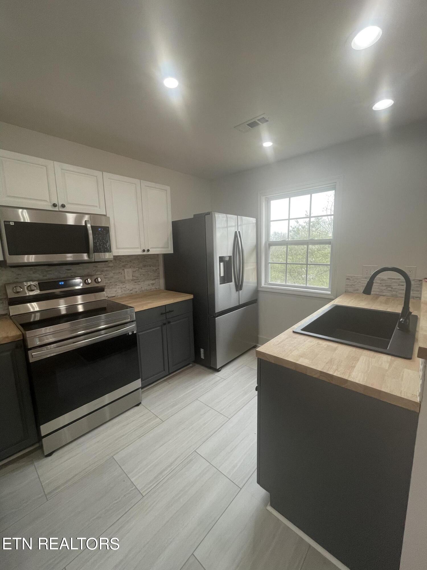 3110 George Light Road Knoxville, TN 37931 - Photo 9 of 53 74260C6F-A7AA-4EF2-9B22-A518FBFB6456