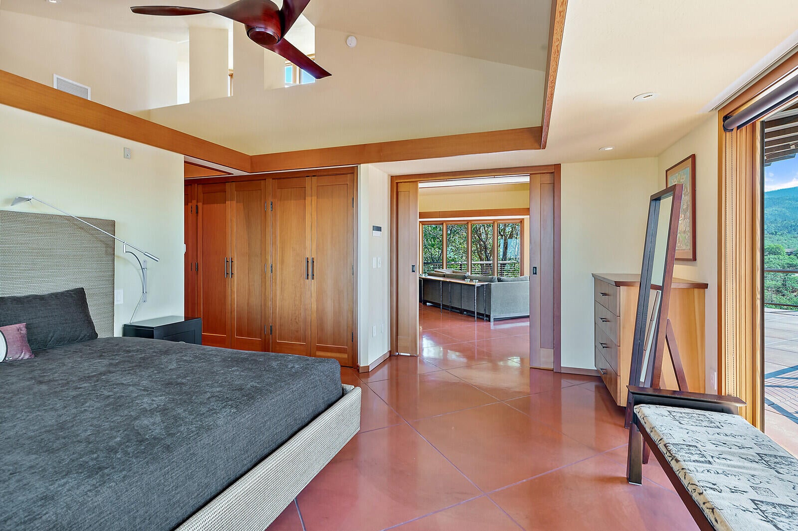 4922 Pioneer Road Medford, OR 97501 - Photo 26 of 70 Primary bedroom
