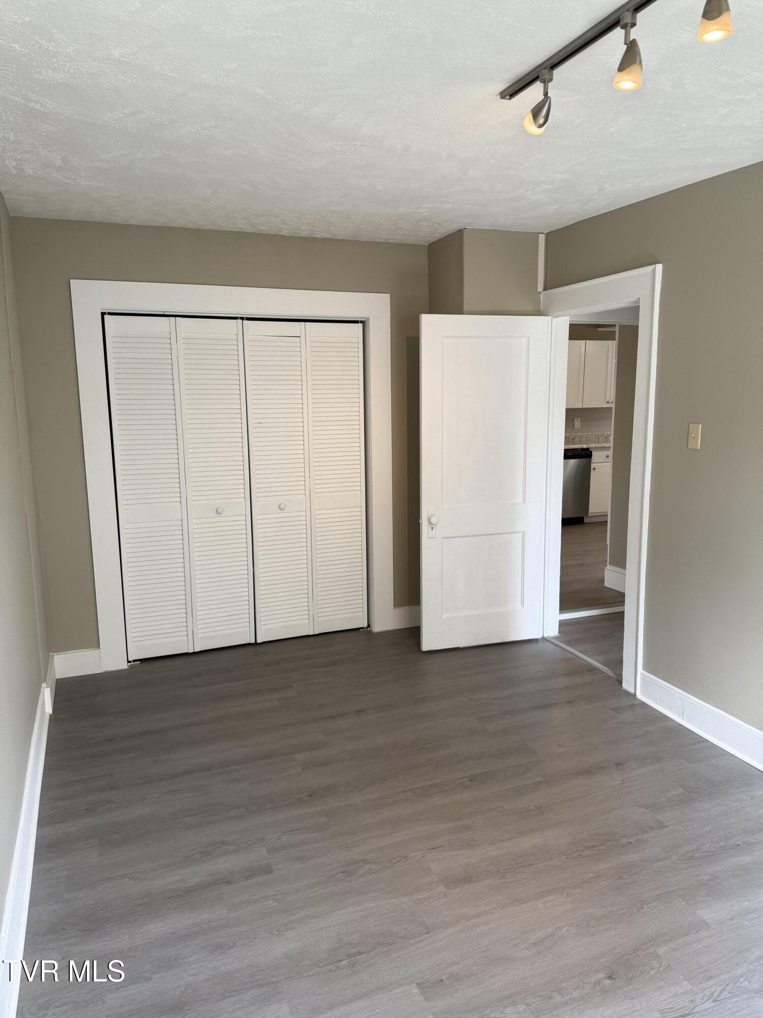 701 1st Street Elizabethton, TN 37643 - Photo 18 of 21 IMG_0075