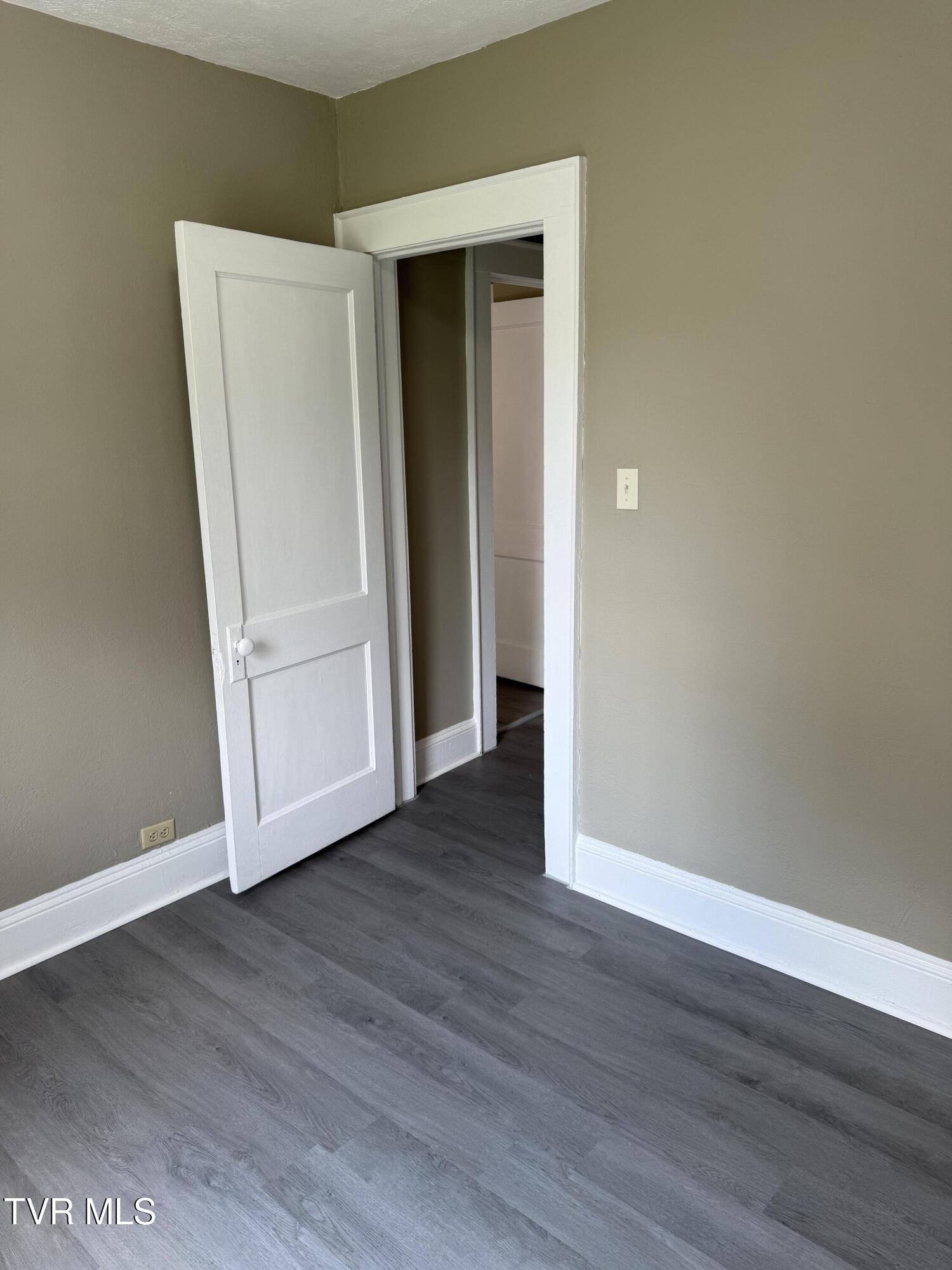 701 1st Street Elizabethton, TN 37643 - Photo 21 of 21 IMG_0078