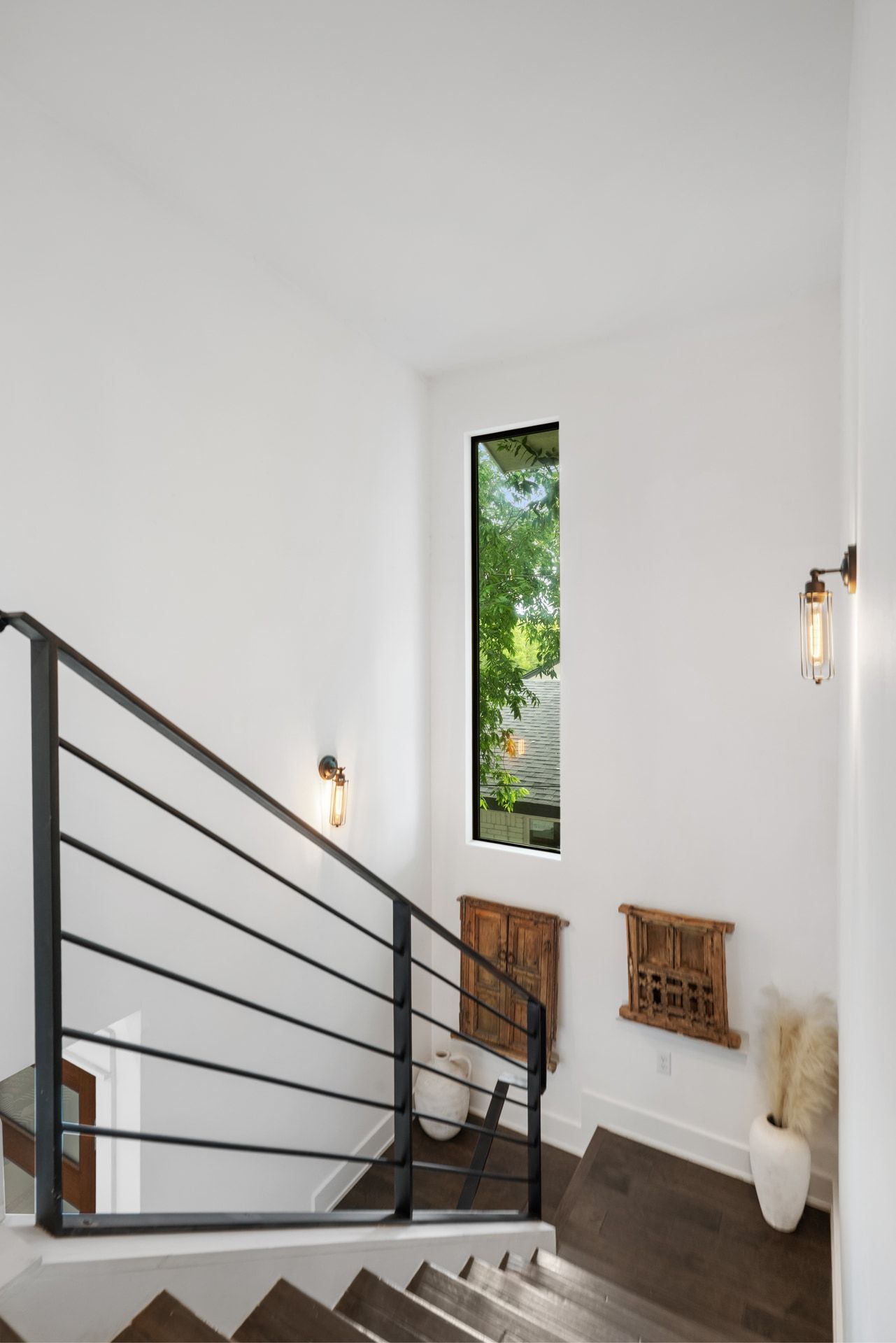 4615 Depew Avenue Austin, TX 78751 - Photo 35 of 40 Stairwell with window
