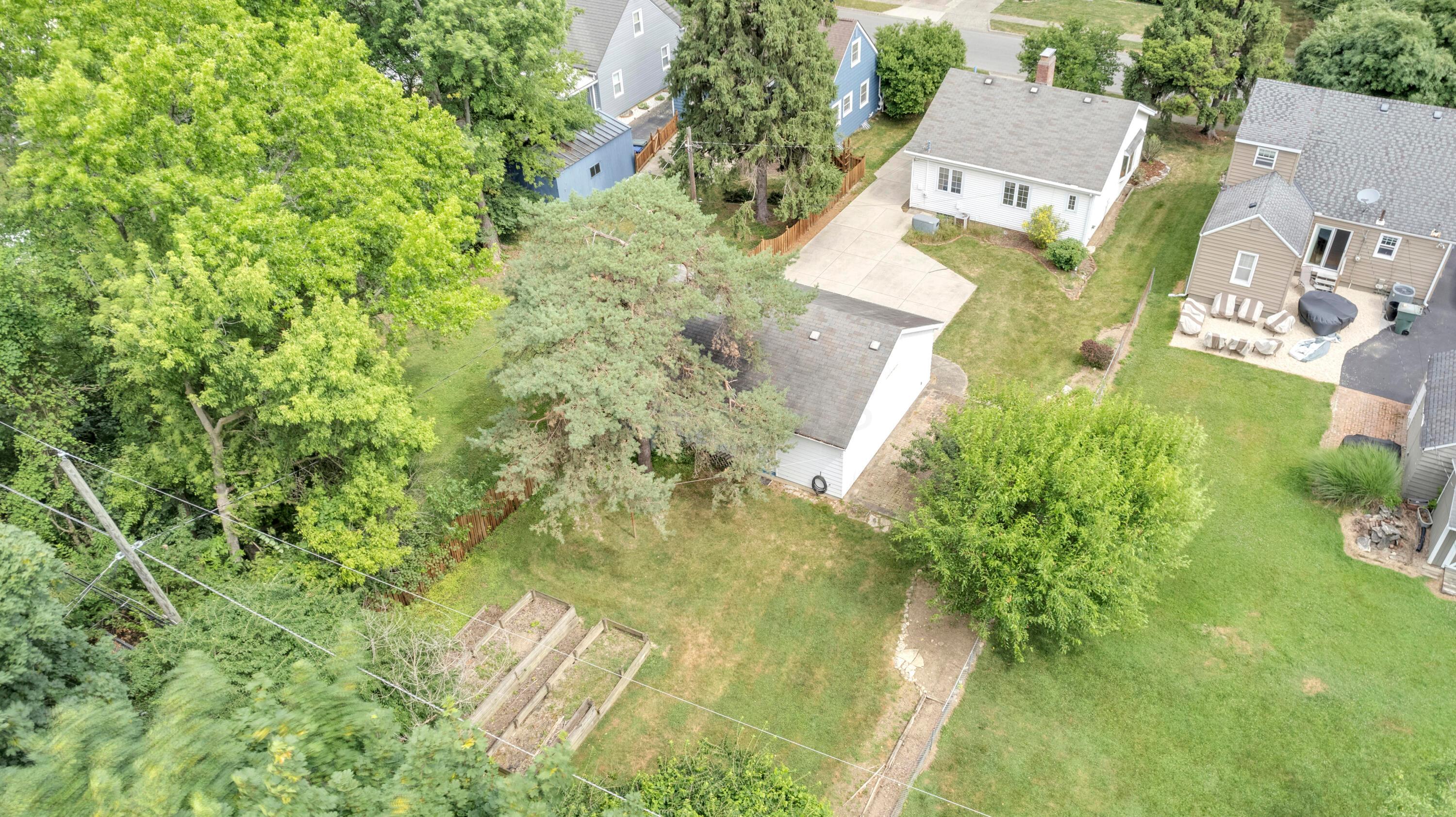 261 Wetmore Road Columbus, OH 43214 - Photo 2 of 38 Backyard aerial