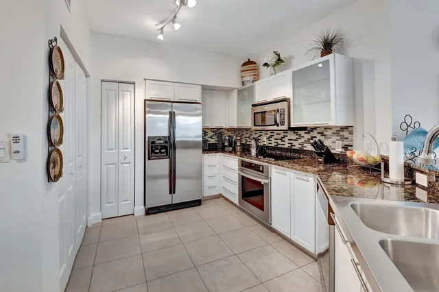 $1,050,000 | 225 Northeast 1st Street, Unit 214, Delray Beach, FL 33444