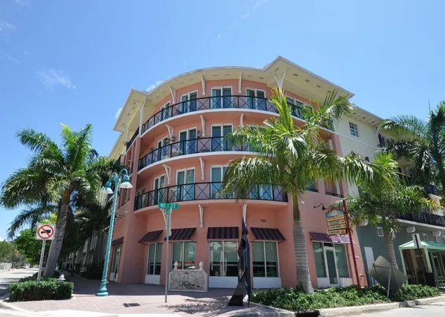 $1,050,000 | 225 Northeast 1st Street, Unit 214, Delray Beach, FL 33444