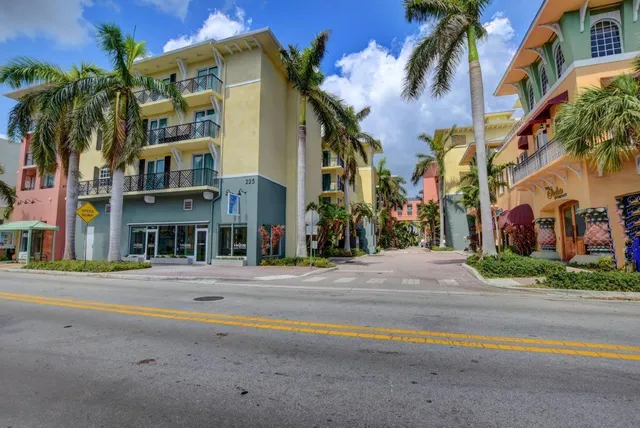 $1,050,000 | 225 Northeast 1st Street, Unit 214, Delray Beach, FL 33444