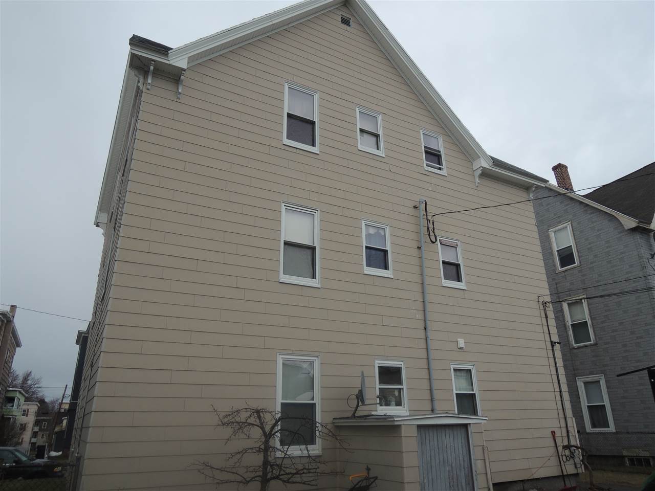 568 Rimmon Street Manchester, NH 03102 - Photo 4 of 12
