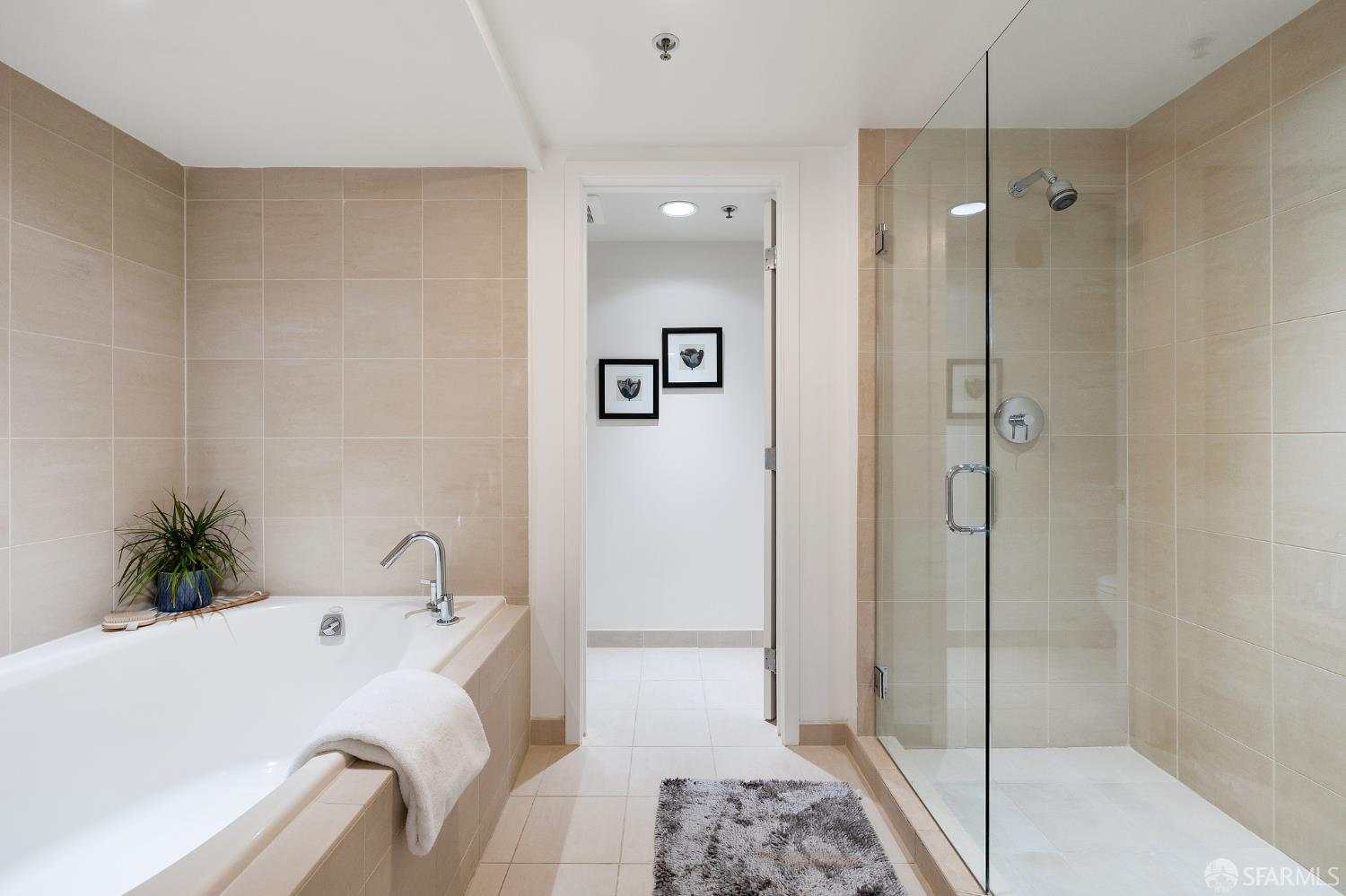 200 Brannan Street, Unit 130 San Francisco, CA 94107 - Photo 38 of 43 a bathroom with a tub and shower