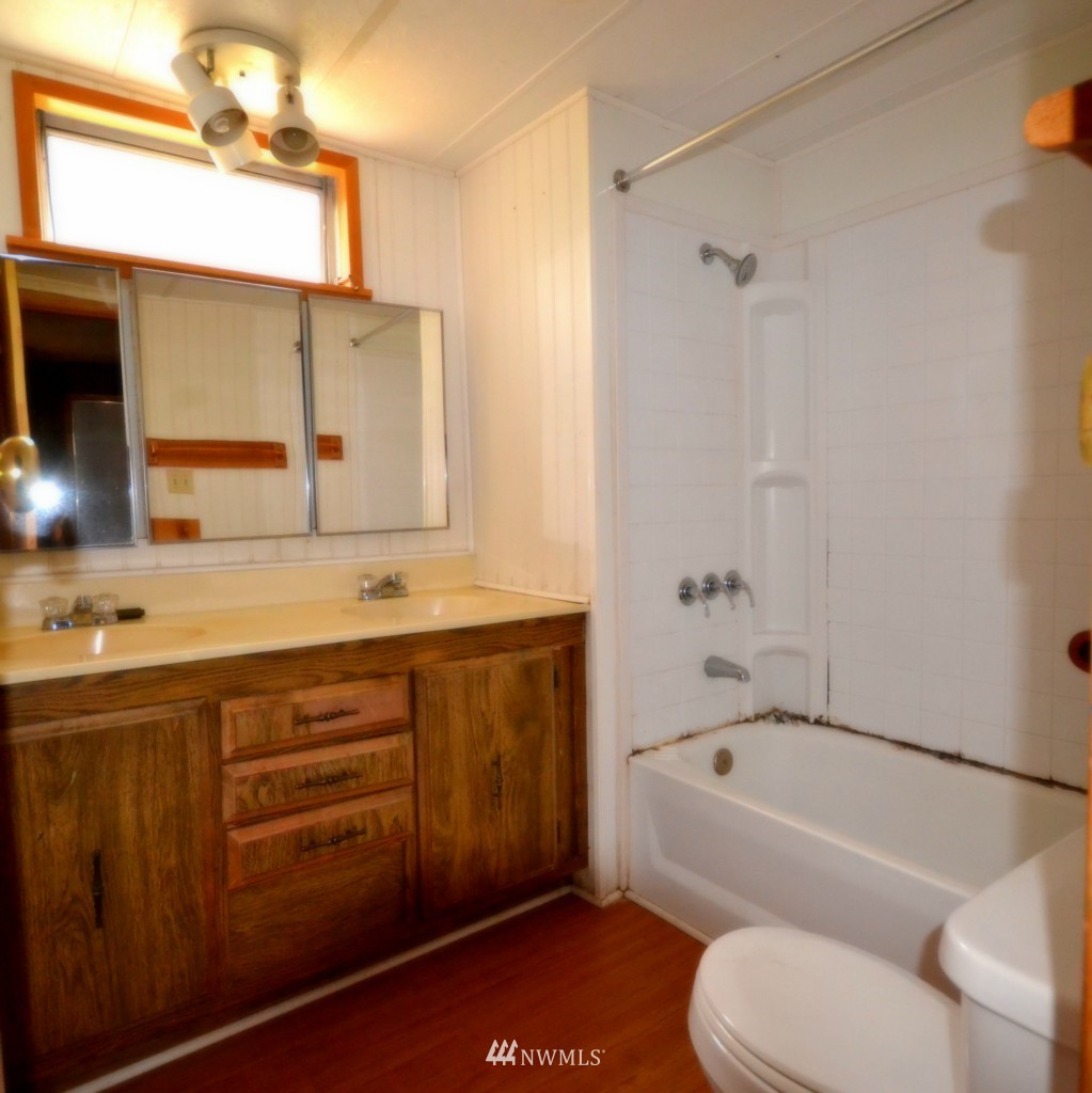 3350 Erlands Point Road Northwest Bremerton, WA 98312 - Photo 8 of 14 Gallery Image 8