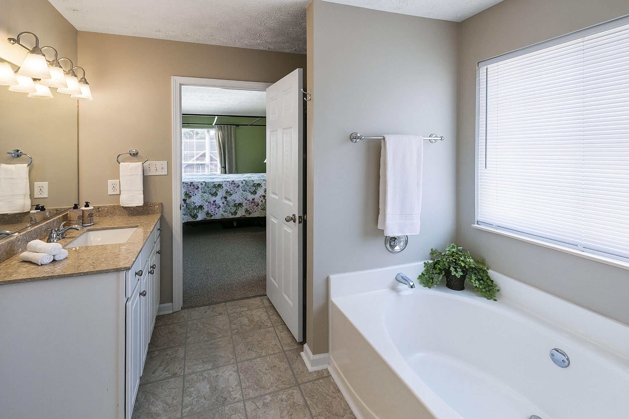 1152 Vale View Road Knoxville, TN 37922 - Photo 15 of 33 Gallery Image 15