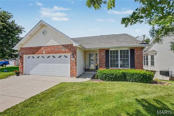 $375,000 | 68 Coppergate Court, Unit 16A, St. Peters, MO 63376