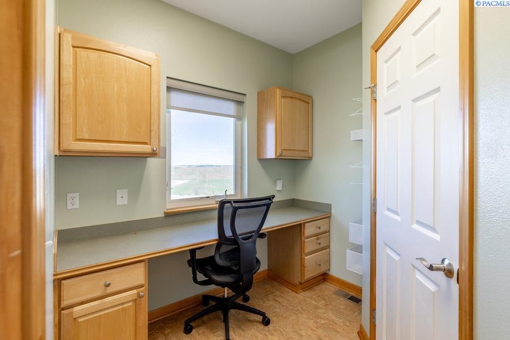 1091 Sunshine Road Pullman, WA 99163 - Photo 12 of 50 Gallery Image 12