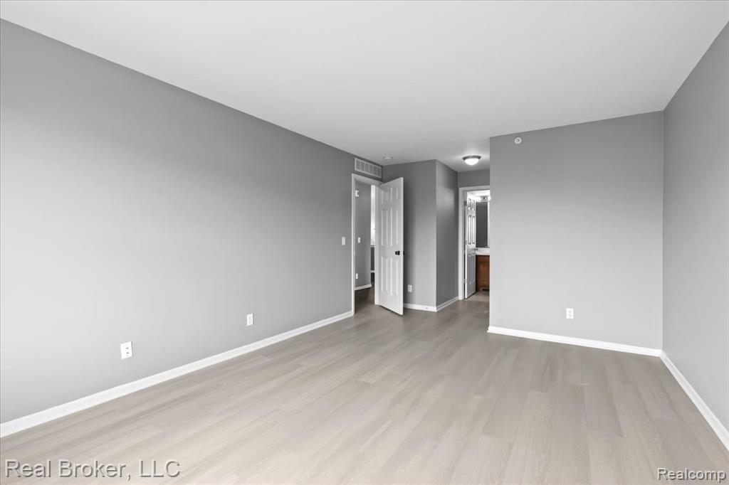 1546 Devon Lane Troy, MI 48084 - Photo 38 of 46