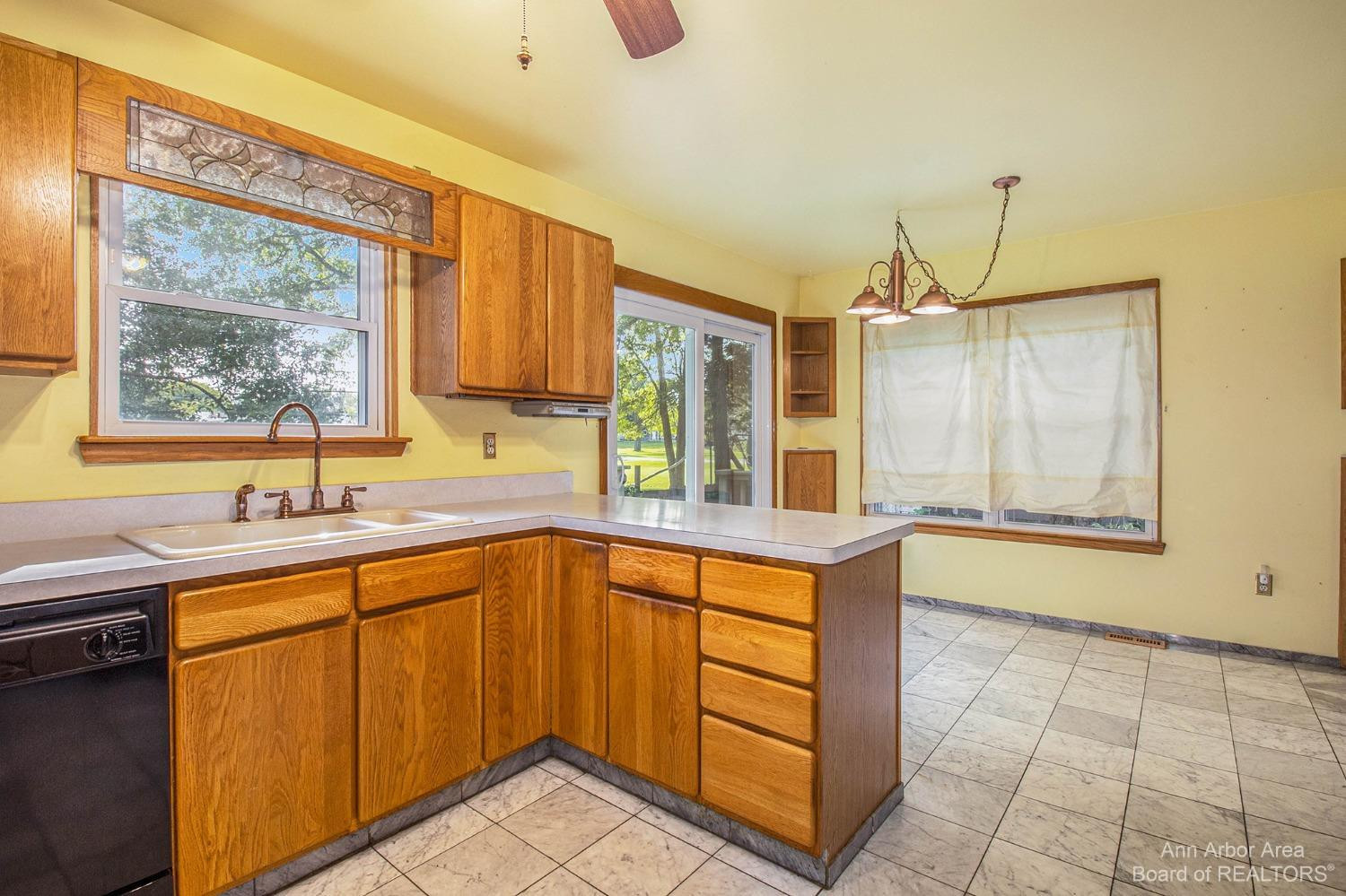 450 Magic Street Pinckney, MI 48169 - Photo 12 of 31 Photo 12