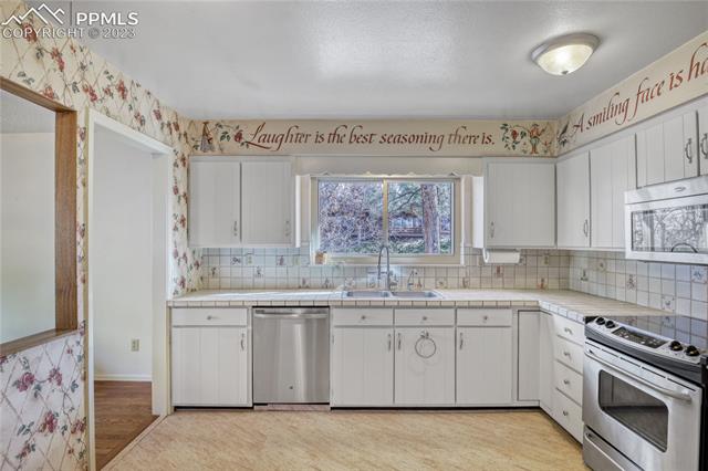 2508 Rigel Drive Colorado Springs, CO 80906 - Photo 17 of 32