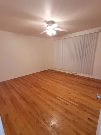 $1,900 | 4643 Church Street, Unit C, Skokie, IL 60076