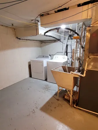 $1,900 | 4643 Church Street, Unit C, Skokie, IL 60076