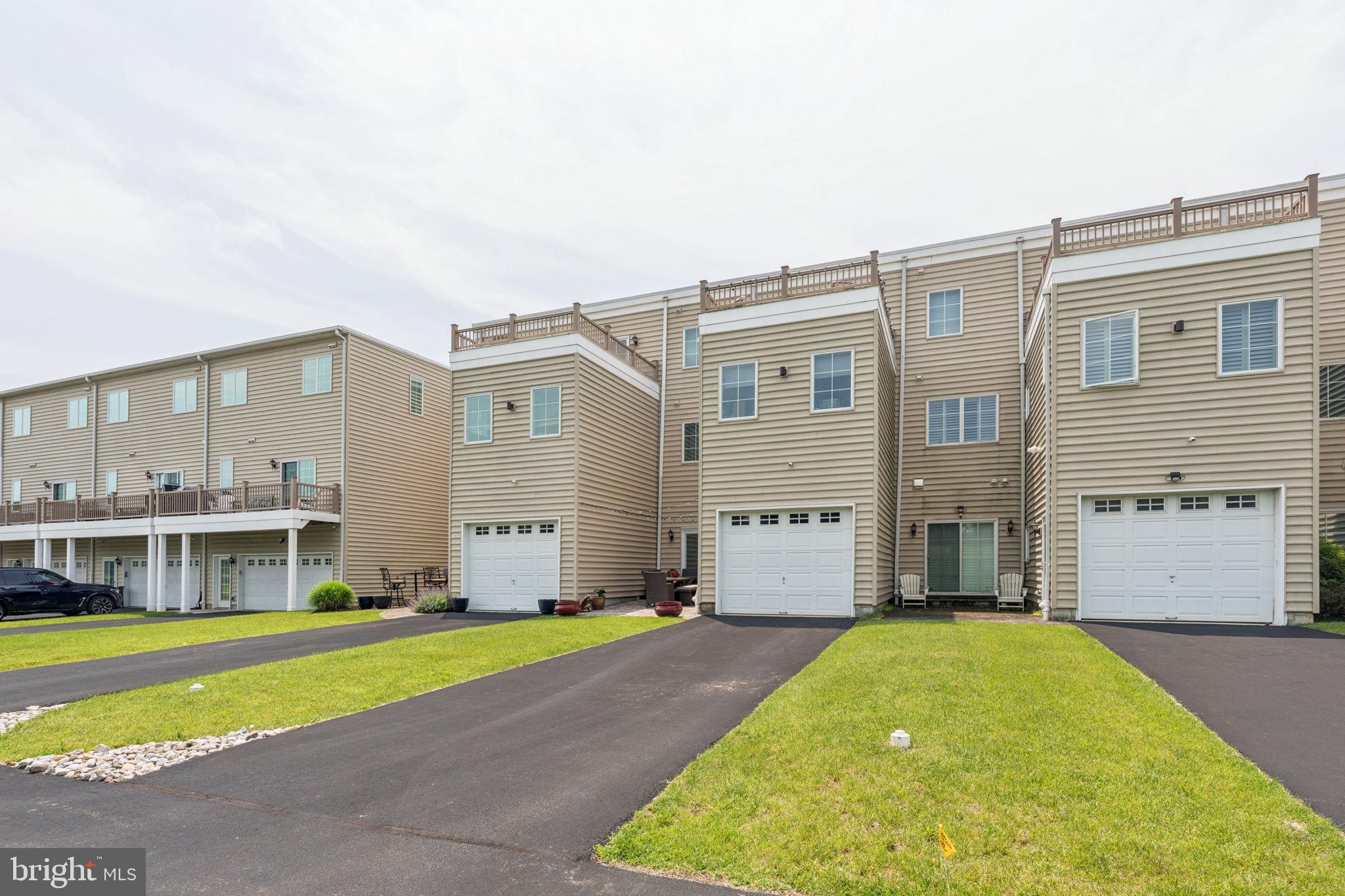 2303 Roma Drive Philadelphia, PA 19145 - Photo 6 of 80 Back