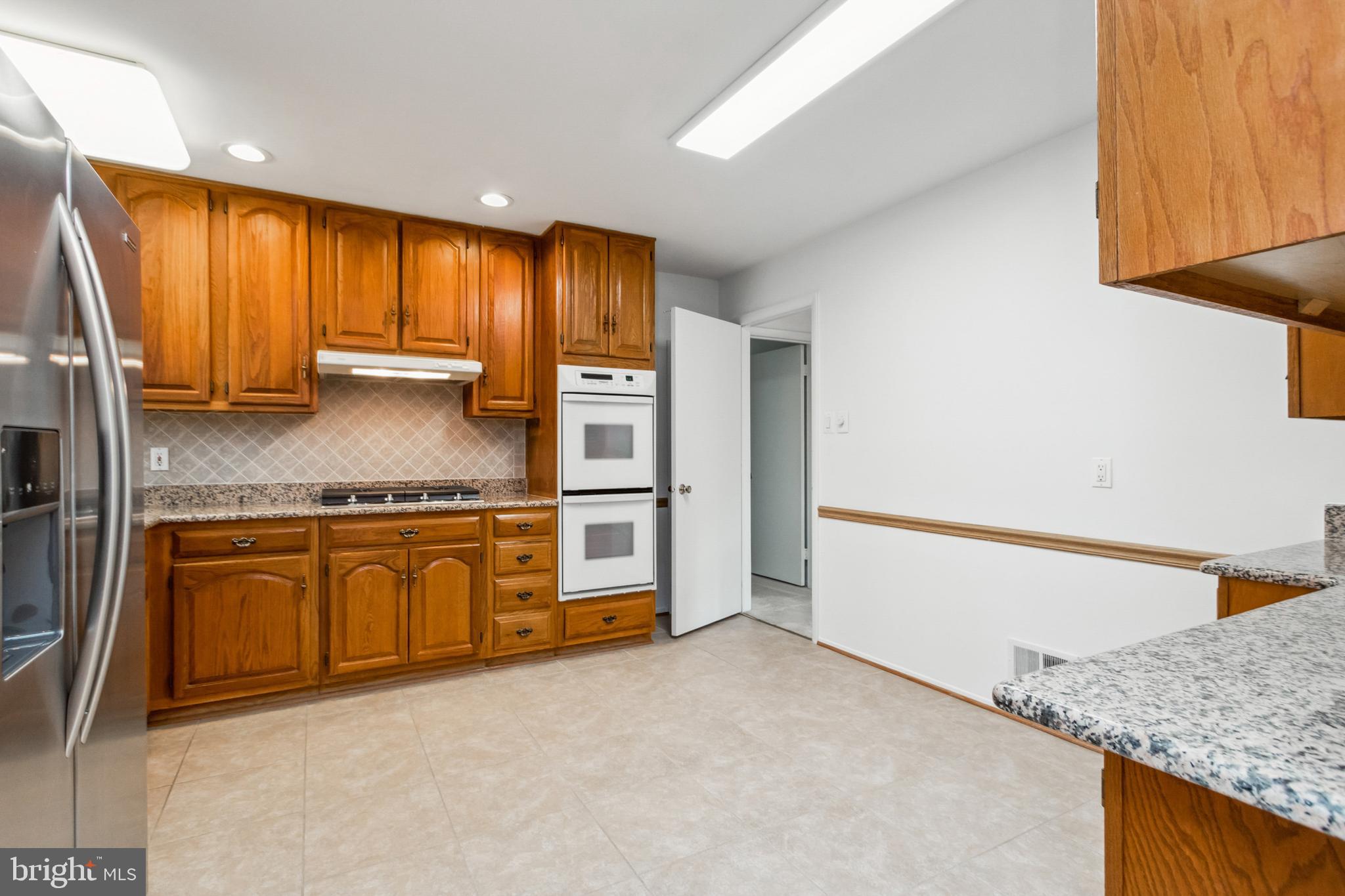 8708 Kerry Lane Springfield, VA 22152 - Photo 10 of 32 Gallery Image 10