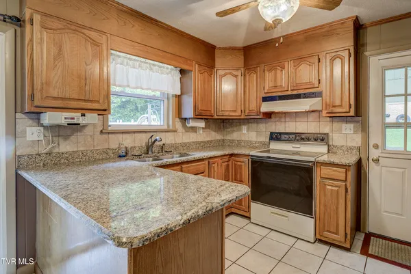 $319,900 | 206 Sycamore Street, Erwin, TN 37650