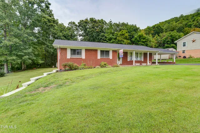 $319,900 | 206 Sycamore Street, Erwin, TN 37650