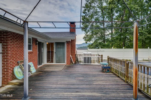 $319,900 | 206 Sycamore Street, Erwin, TN 37650