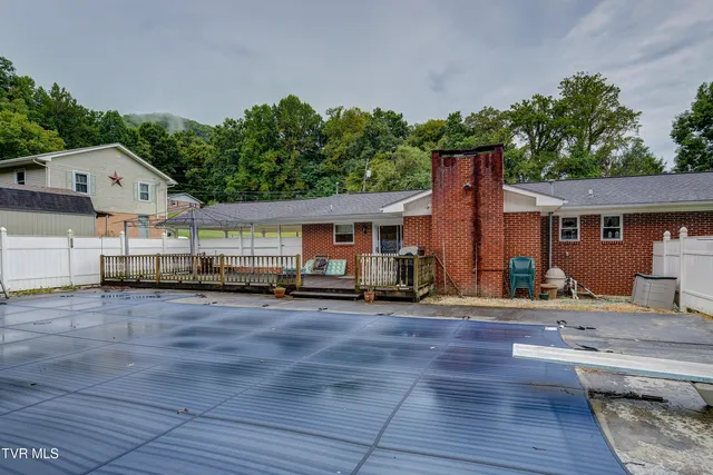 $319,900 | 206 Sycamore Street, Erwin, TN 37650