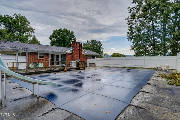 $319,900 | 206 Sycamore Street, Erwin, TN 37650