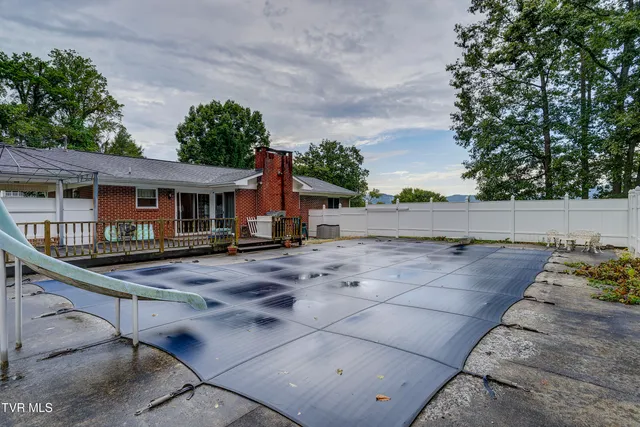 $319,900 | 206 Sycamore Street, Erwin, TN 37650