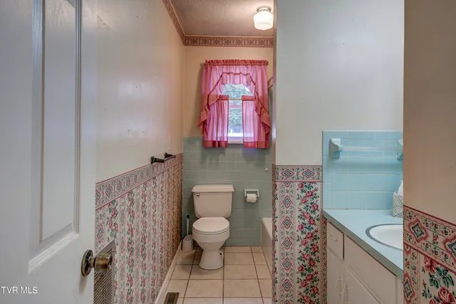 $319,900 | 206 Sycamore Street, Erwin, TN 37650