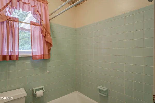 $319,900 | 206 Sycamore Street, Erwin, TN 37650