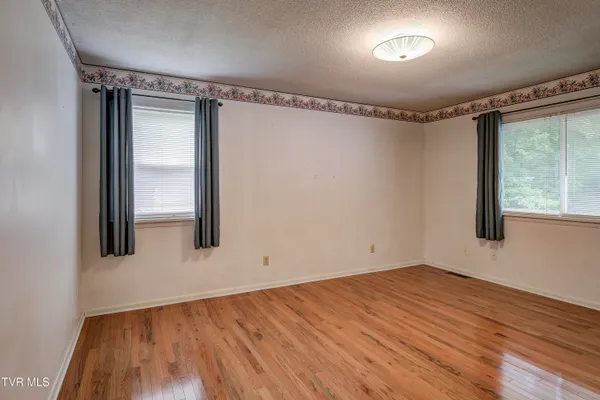 $319,900 | 206 Sycamore Street, Erwin, TN 37650