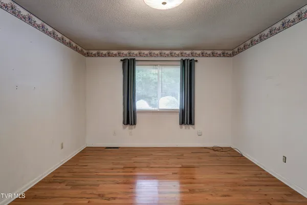 $319,900 | 206 Sycamore Street, Erwin, TN 37650