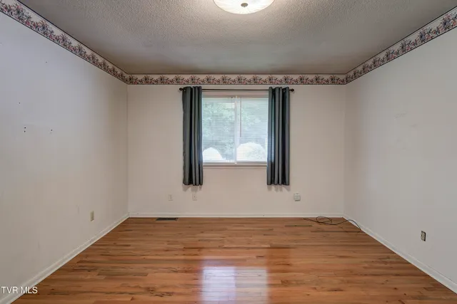 $319,900 | 206 Sycamore Street, Erwin, TN 37650