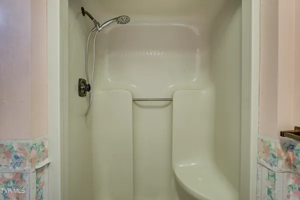 $319,900 | 206 Sycamore Street, Erwin, TN 37650