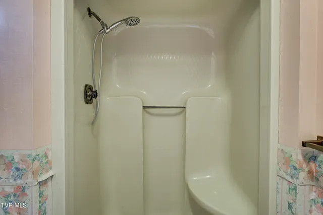 $319,900 | 206 Sycamore Street, Erwin, TN 37650