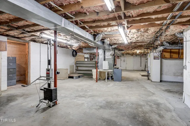 $319,900 | 206 Sycamore Street, Erwin, TN 37650