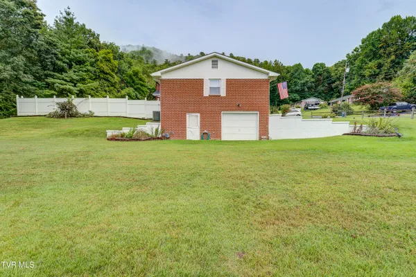 $319,900 | 206 Sycamore Street, Erwin, TN 37650
