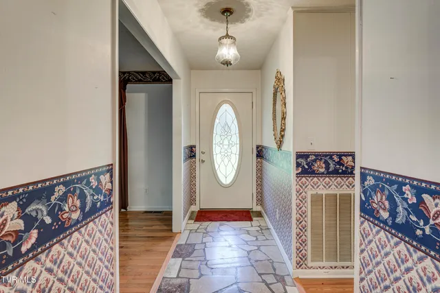 $319,900 | 206 Sycamore Street, Erwin, TN 37650