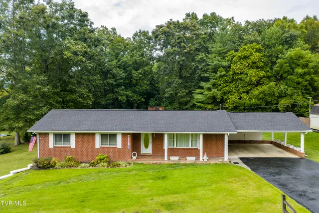 $319,900 | 206 Sycamore Street, Erwin, TN 37650