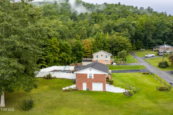 $319,900 | 206 Sycamore Street, Erwin, TN 37650