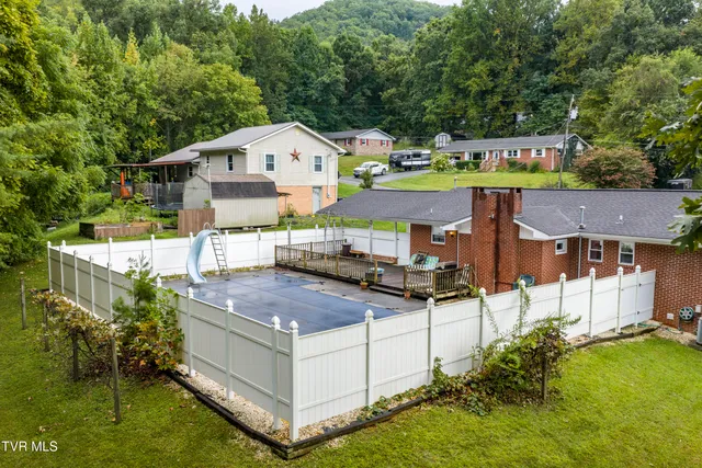 $319,900 | 206 Sycamore Street, Erwin, TN 37650