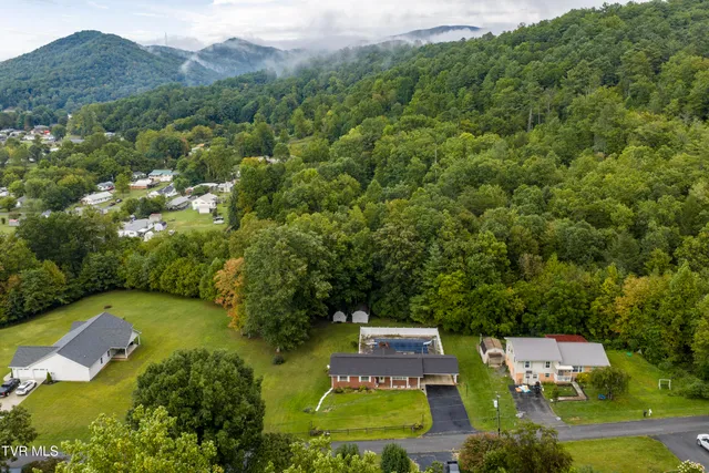 $319,900 | 206 Sycamore Street, Erwin, TN 37650